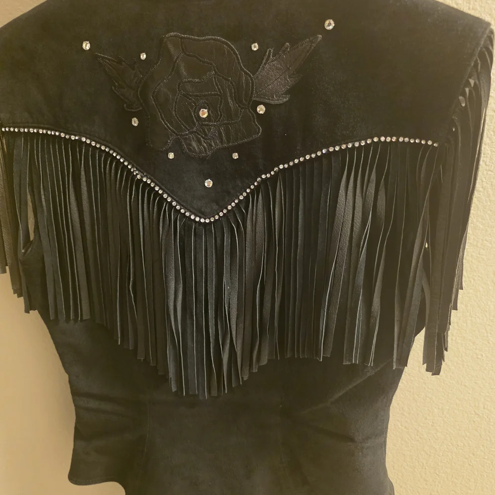 Lillie Rubin Black Fringe Vest - Picture 4 of 8